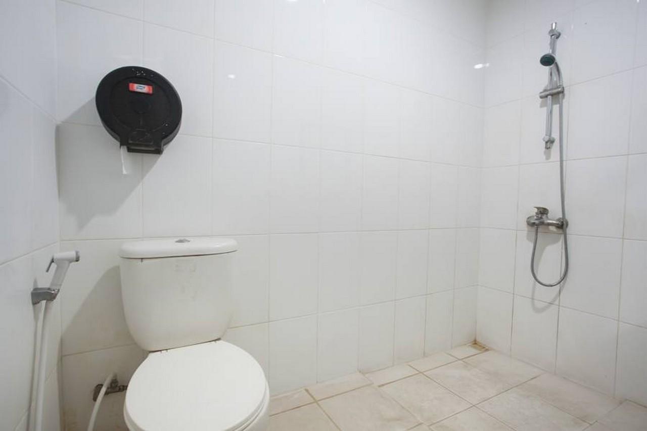 Hotel Reddoorz @ Urip Sumoharjo Surabaya Esterno foto