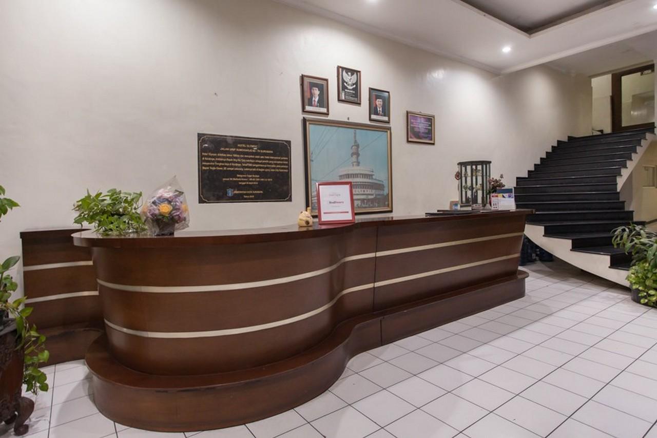 Hotel Reddoorz @ Urip Sumoharjo Surabaya Esterno foto